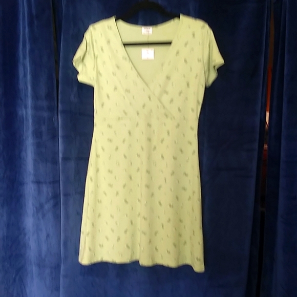 Super cute and flirty faux wrap t-shirt dress. - Picture 1 of 2